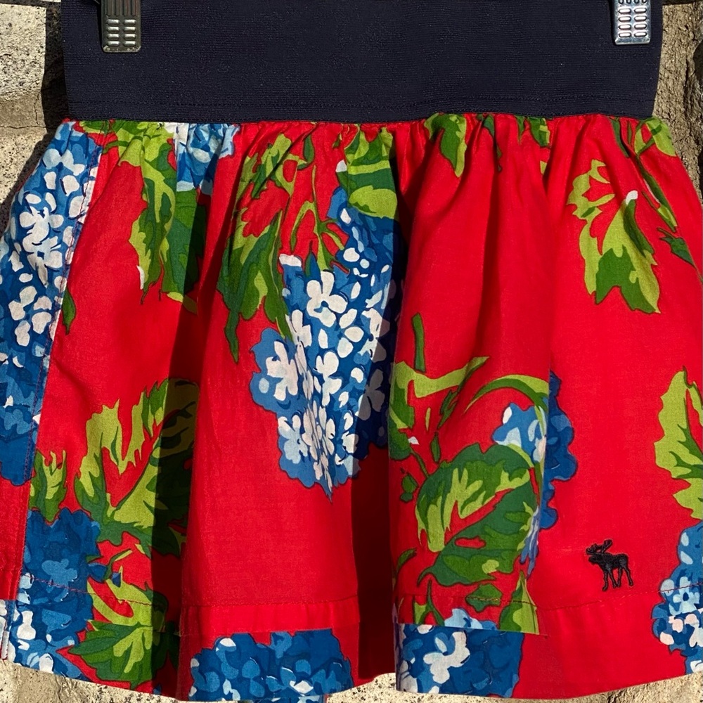 Abercrombie Girls flowered red skirt Sz S